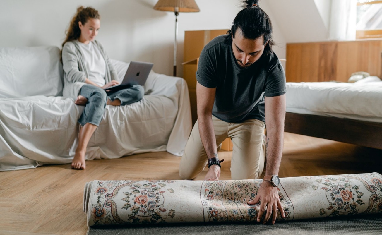 The Right Way to Lay Rug Over the Carpet